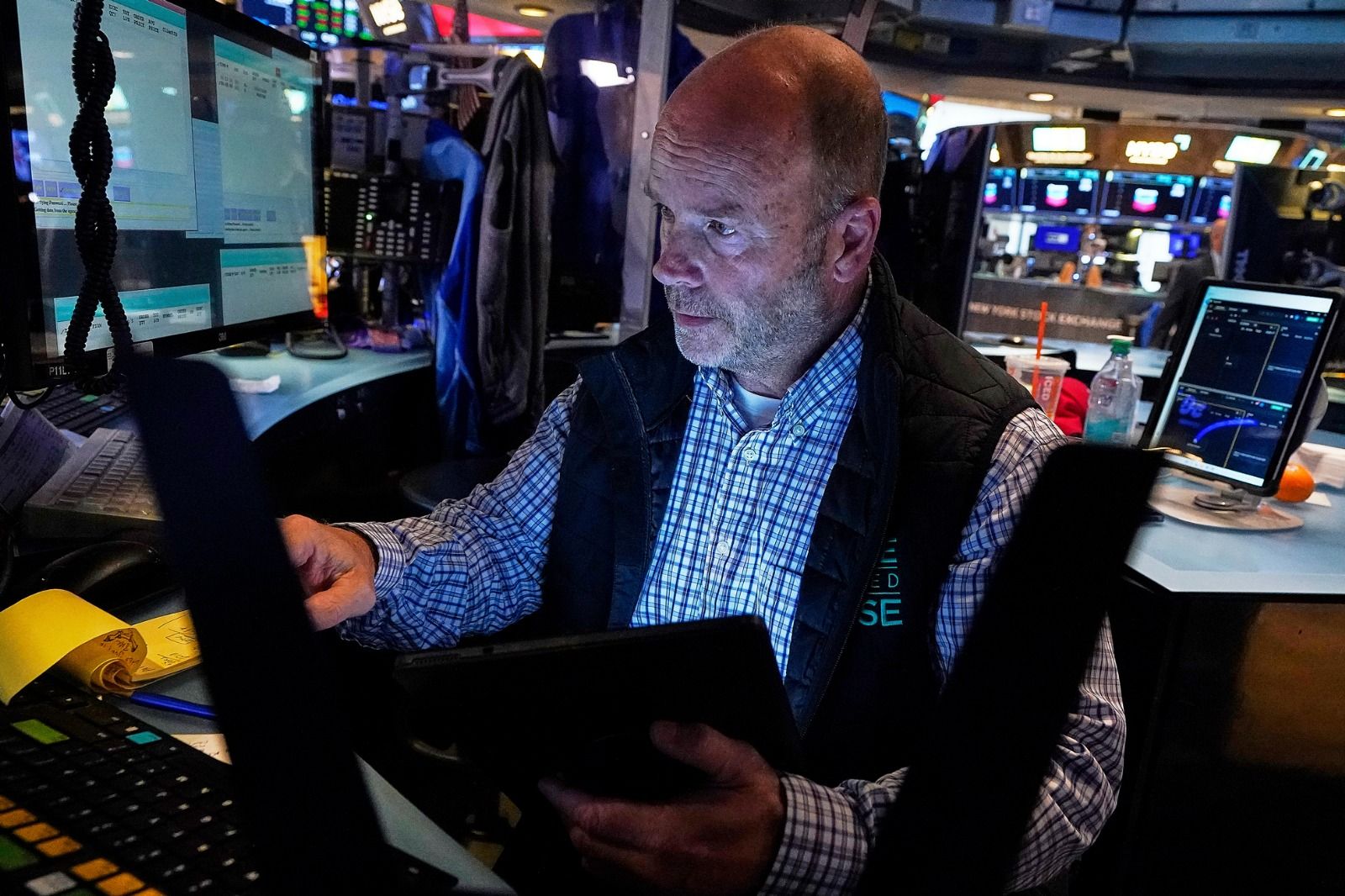 AI kompanije počele da gube profit, berze se odmah malo izduvale