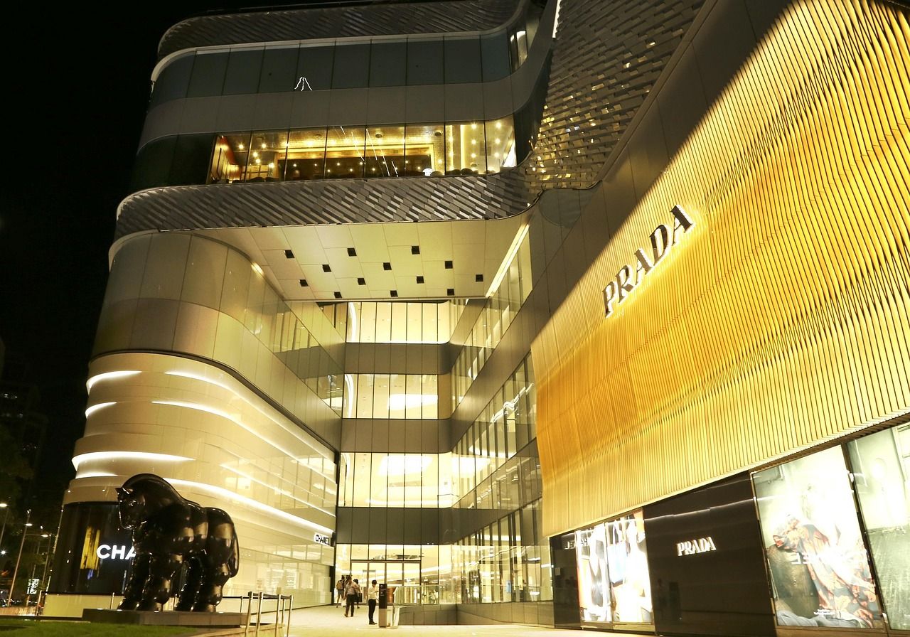 Prada zvanično preuzela Versaće za 1,25 milijardi evra