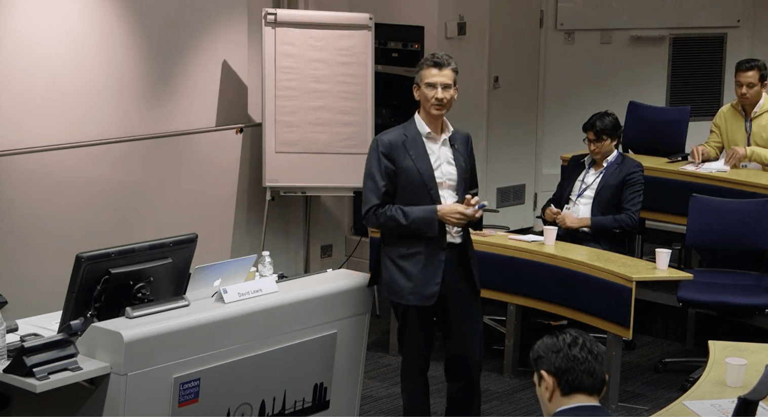Profesor Londonske biznis škole "organizuje" mlade u Beogradu