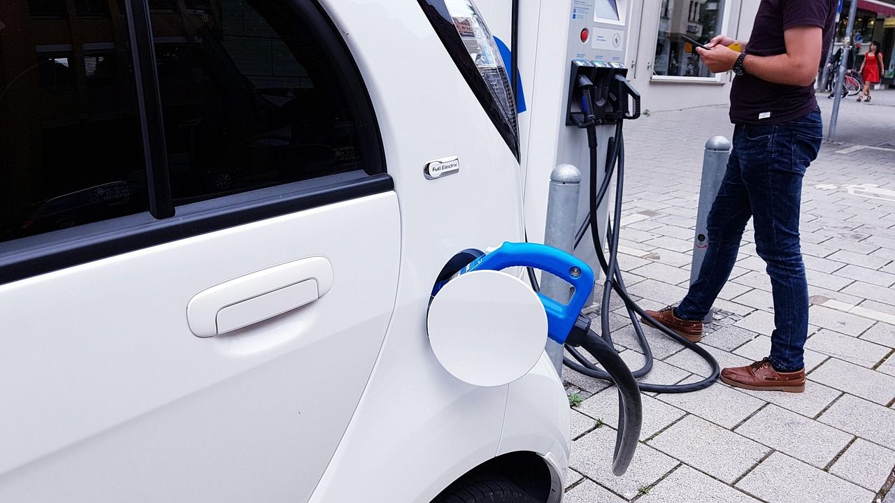 Svaki peti novi automobil u EU ide na struju