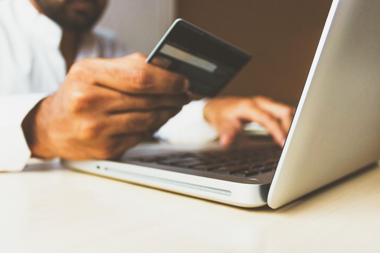 Internet kupovina karticama i e-novcem porasla za 27,5 odsto