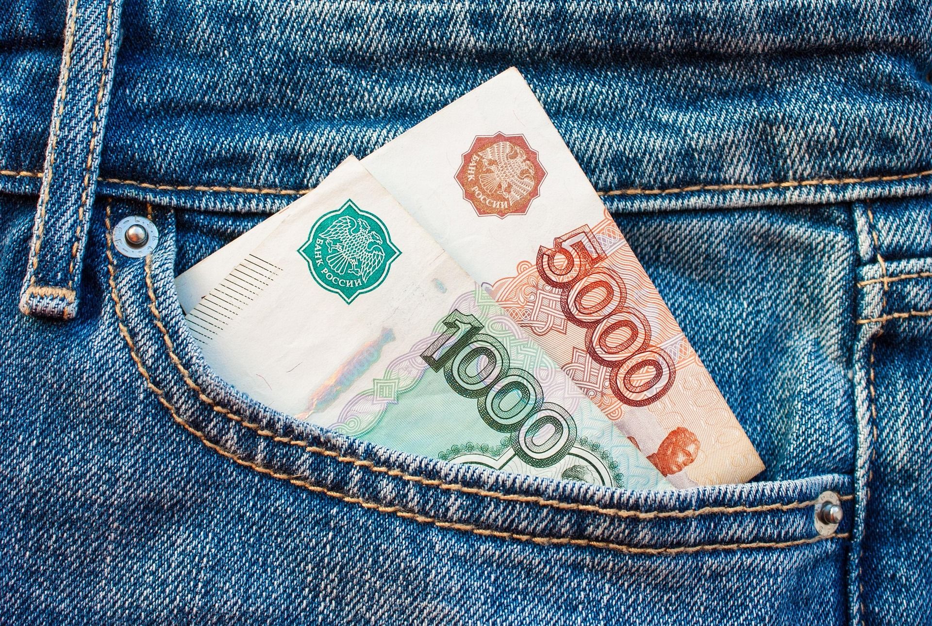  Rusija se uspešno „de-dolarizuje“: U rubljama trgovina na 60%