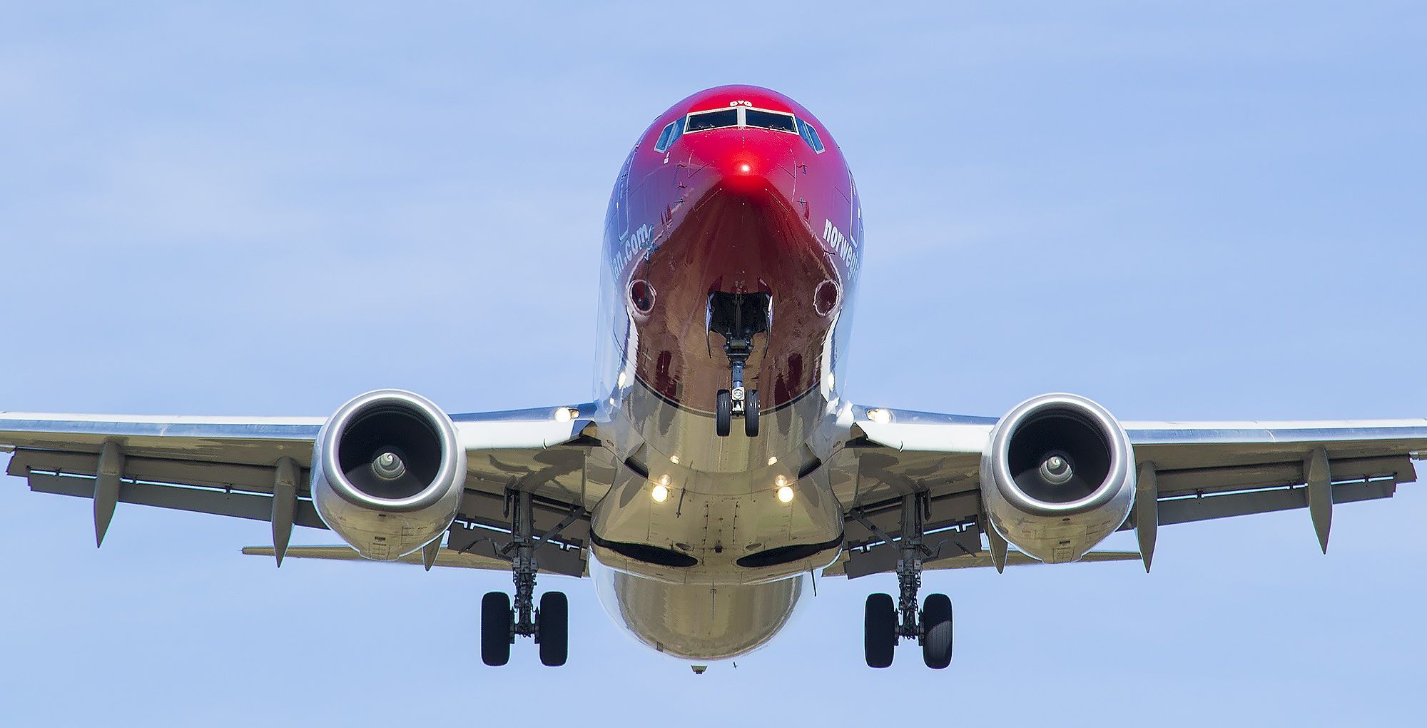 Pad cena goriva doneće milijarde ušteda, ali ne i jeftinije avionske karte